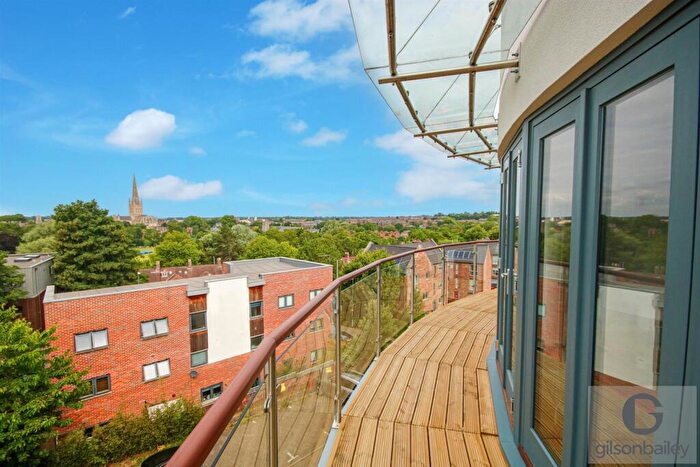 2 Bedroom Apartment For Sale In Bertram Way, Norwich, NR1