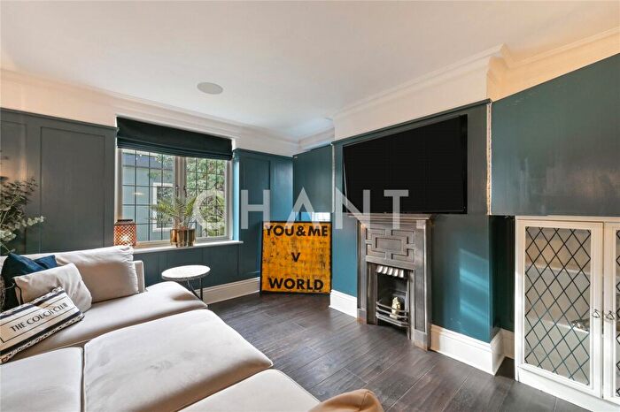 4 Bedroom Detached House To Rent In Manor Road, Ruislip, HA4