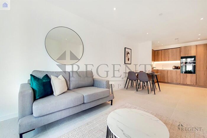 Apartment To Rent In Jacquard Point, Tapestry Way, E1