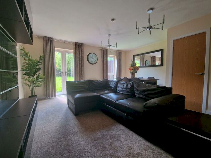 3 Bedroom House To Rent In Ellis Mews, Birmingham, B15