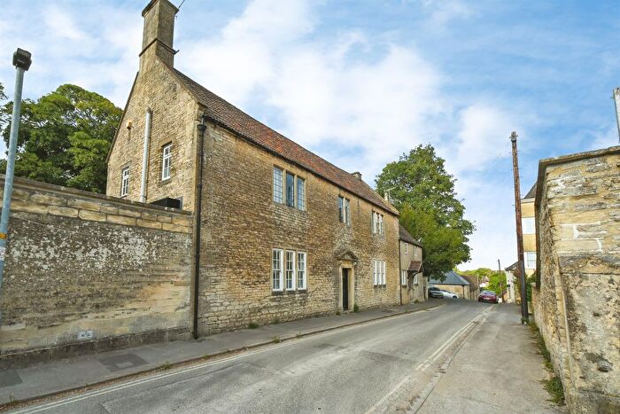 3 Bedroom Semi-Detached House For Sale In Castle Street, Calne, SN11