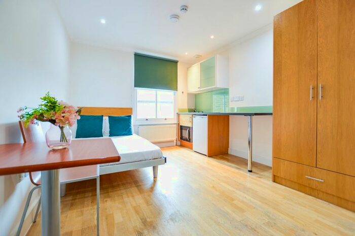 Studio To Rent In Shepherds Bush Road, London, W6