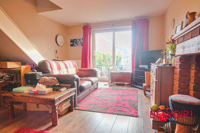 2 Bedroom Property For Sale In Meadvale Close Longford, Gloucester, GL2