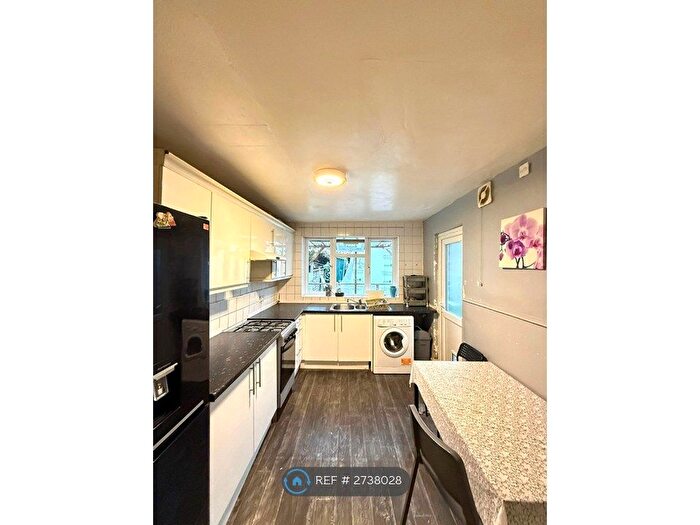 3 Bedroom Terraced House To Rent In Aveling Park Road, London, E17