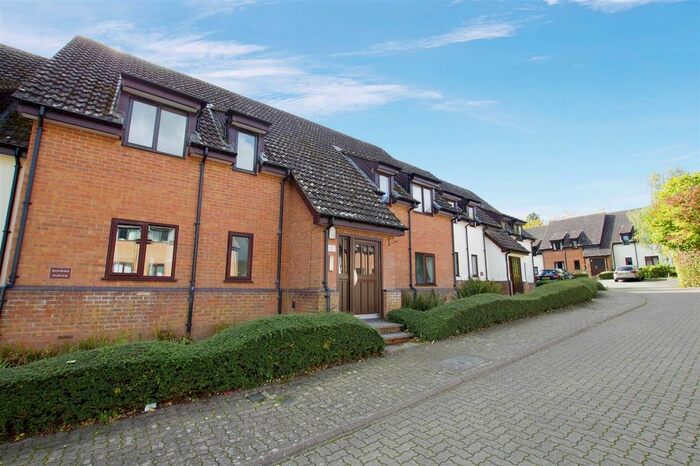 2 Bedroom Flat To Rent In Marlborough Road, Old Town, Swindon, SN3