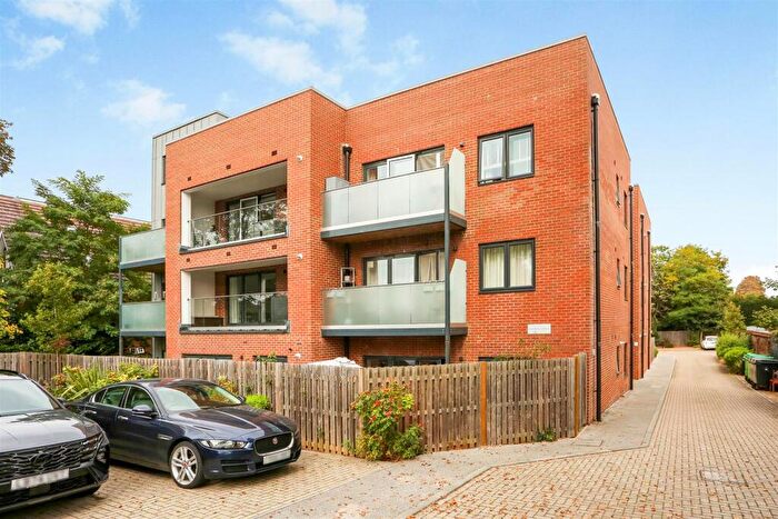 2 Bedroom Flat For Sale In Villers Court, East Ewell, KT17