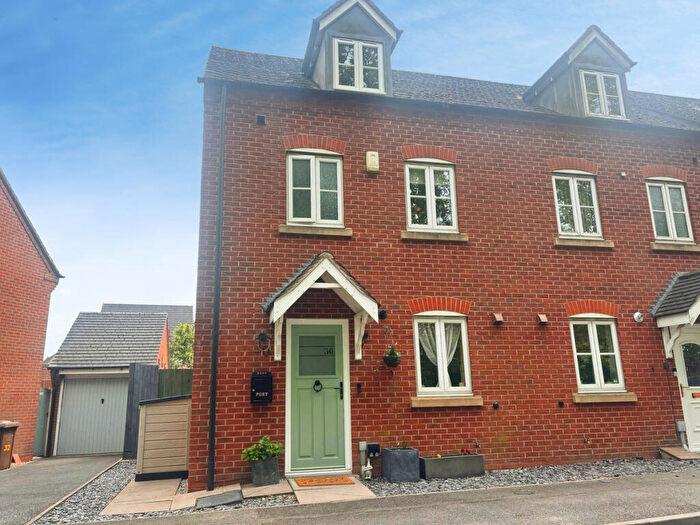 3 Bedroom End Of Terrace House For Sale In Victoria Drive, Swadlincote, DE11