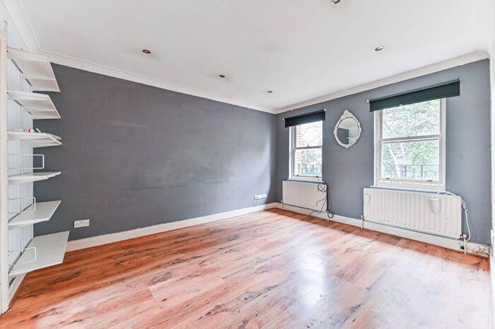 2 Bedroom Flat For Sale In Elderwood Place, Upper Norwood, London, SE27