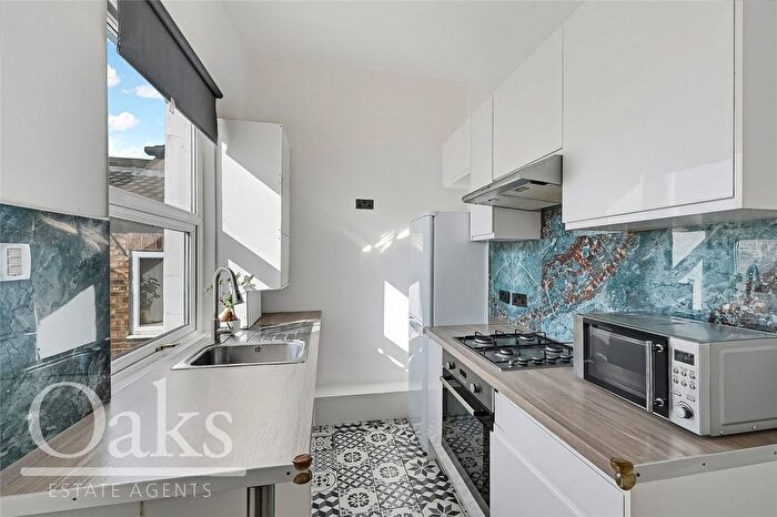 2 Bedroom Flat To Rent In Birchanger Road, South Norwood, SE25