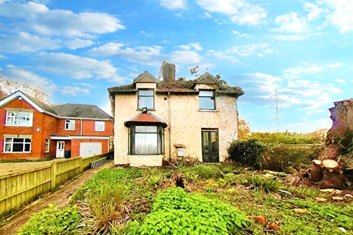 3 Bedroom Detached House For Sale In Victory Cottage, Sandhurst Lane, Gloucester, GL2