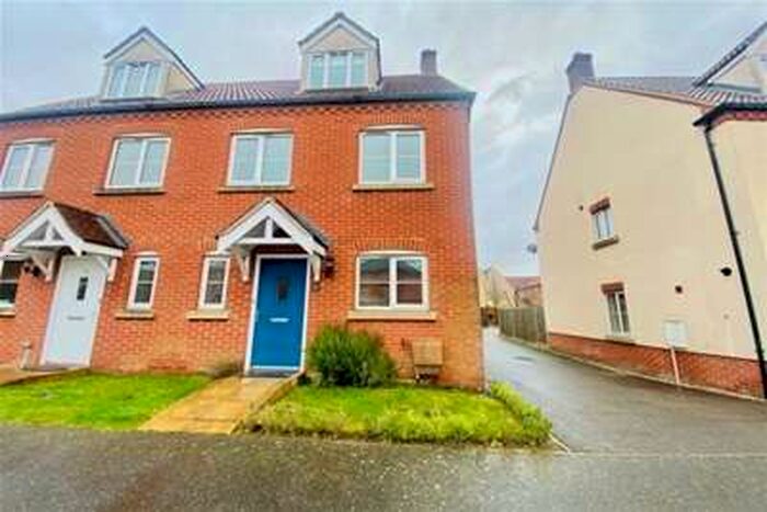 3 Bedroom Town House To Rent In Peregrine Mews, NR4