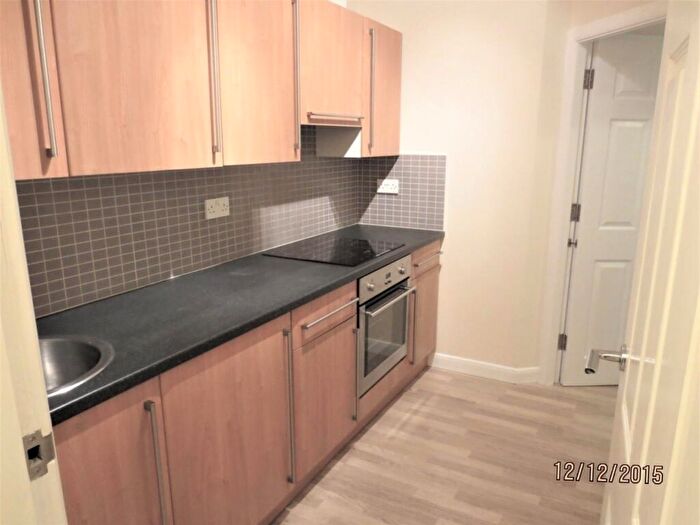 1 Bedroom Flat To Rent In Church Street, Paddock, Huddersfield, West Yorkshire, HD1