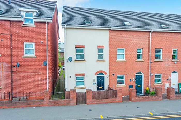 4 Bedroom Terraced House For Sale In Rosehill, Willenhall, WV13