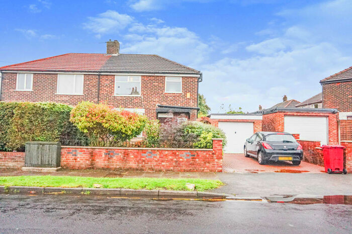 3 Bedroom Semi-Detached House To Rent In Observatory Road, Blackburn, BB2