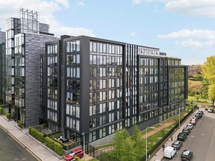 1 Bedroom Flat For Sale In Simpson Loan, Edinburgh, EH3