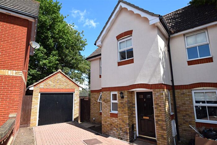3 Bedroom Detached House To Rent In Foxglove Road, Rush Green, Romford, RM7