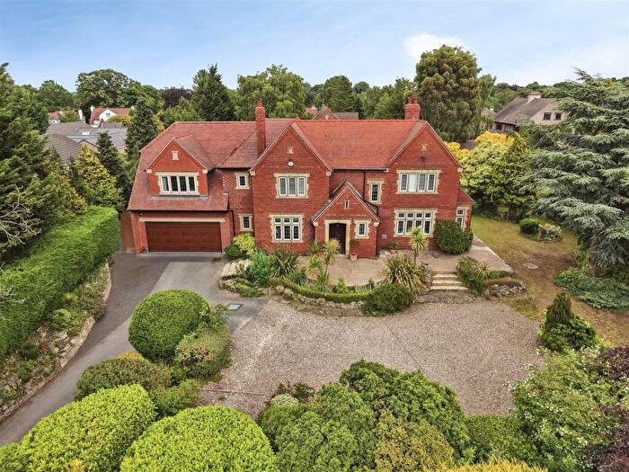 6 Bedroom Detached House For Sale In Bawtry Road, Doncaster, DN4