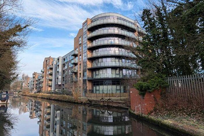 2 Bedroom Flat To Rent In The Embankment, Nash Mills Wharf, Hemel Hempstead, HP3