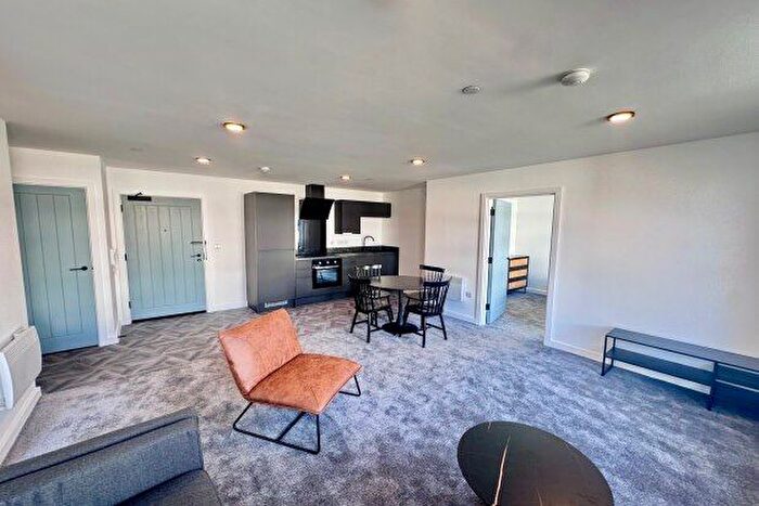 2 Bedroom Flat To Rent In Tulip Street, Nottingham, NG9