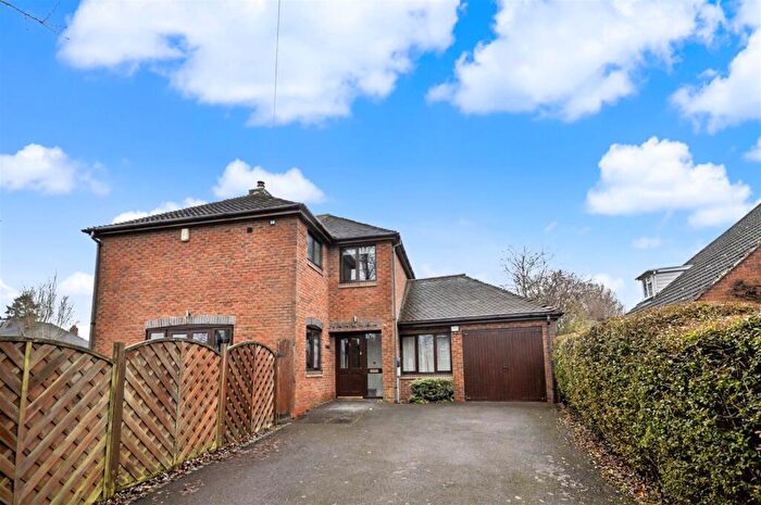 4 Bedroom Detached House To Rent In Cloister Crofts, Leamington Spa, CV32