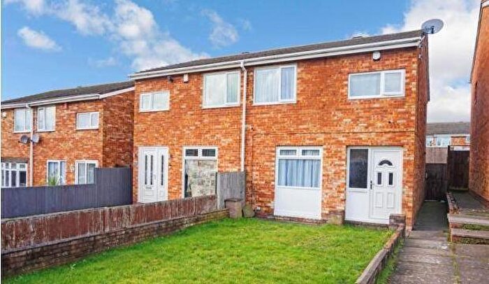 2 Bedroom House To Rent In Marlene Croft, Birmingham, B37