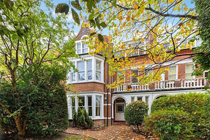 3 Bedroom Flat For Sale In West Hill, Putney, London, SW15
