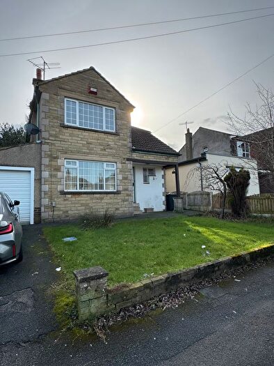 3 Bedroom Detached House To Rent In Pasture Close, Bradford, BD14