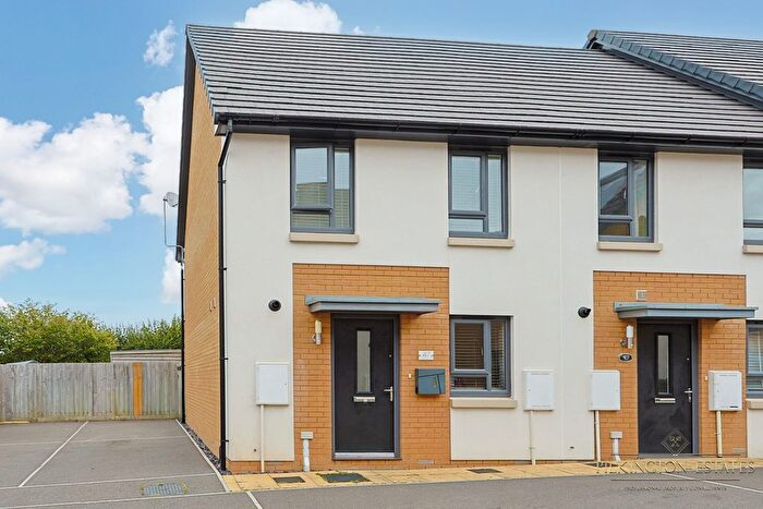 2 Bedroom End Of Terrace House For Sale In Spindle Crescent, Plymouth, Devon, PL7
