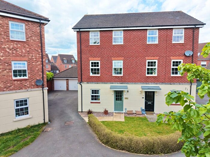 4 Bedroom Semi-Detached House For Sale In Clonners Field, Stapeley, CW5