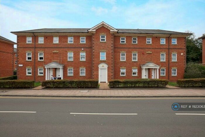 2 Bedroom Flat To Rent In Ashburnham Road, Bedford, MK40