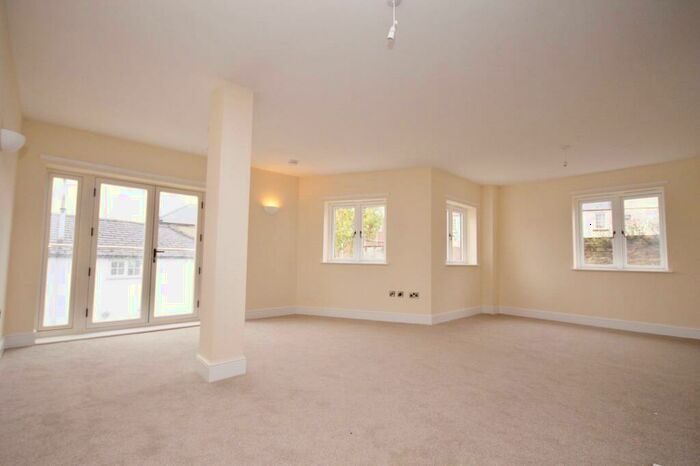 2 Bedroom Apartment To Rent In Queens Road, Richmond, DL10