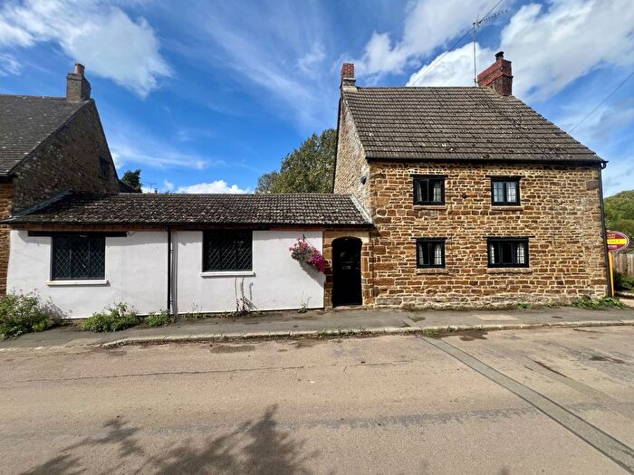 3 Bedroom Cottage For Sale In Chapel Lane, Maidford, NN12