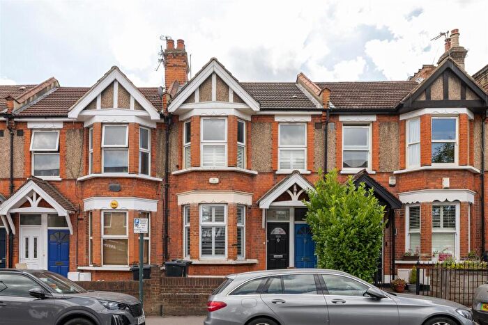 2 Bedroom Flat To Rent In George Lane, South Woodford, E18
