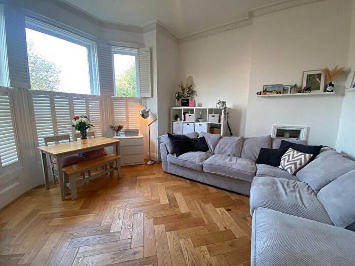 1 Bedroom Flat To Rent In Carlisle Road, Eastbourne, East Sussex, BN20