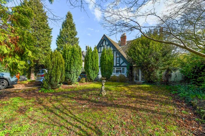 3 Bedroom Detached House To Rent In Middleton Boulevard, Wollaton, Nottingham, NG8