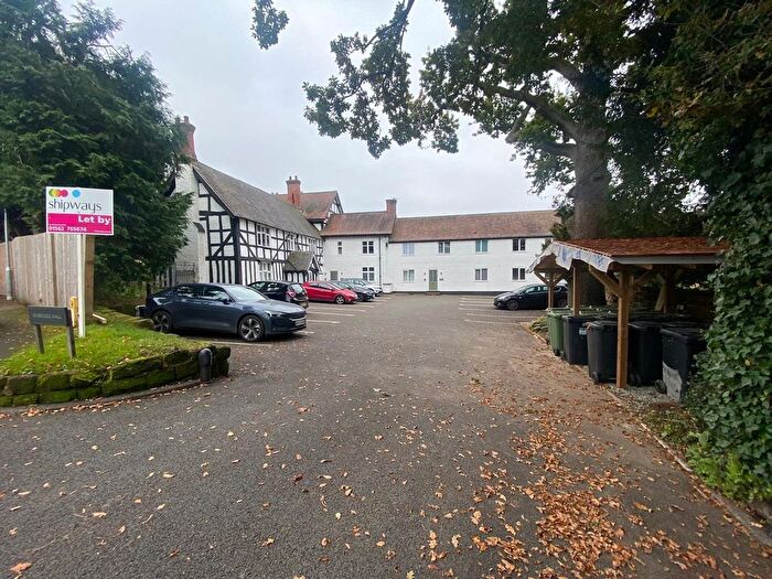 2 Bedroom Flat To Rent In Warwick Hall Gardens, Bromsgrove, B60