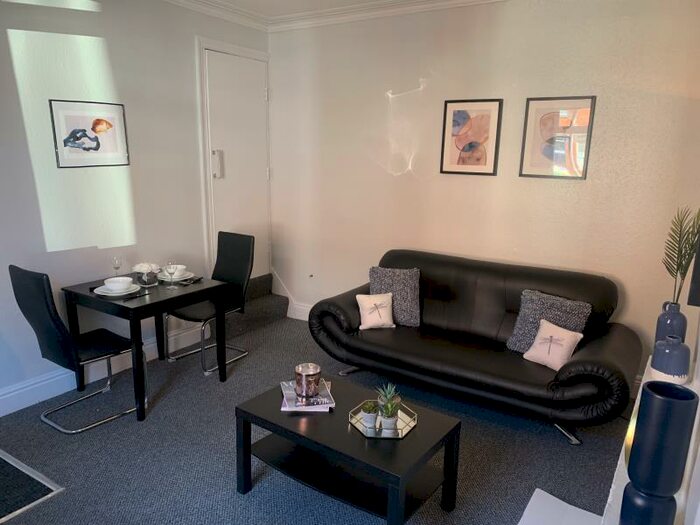 3 Bedroom Terraced House To Rent In Edinburgh Terrace, LS12