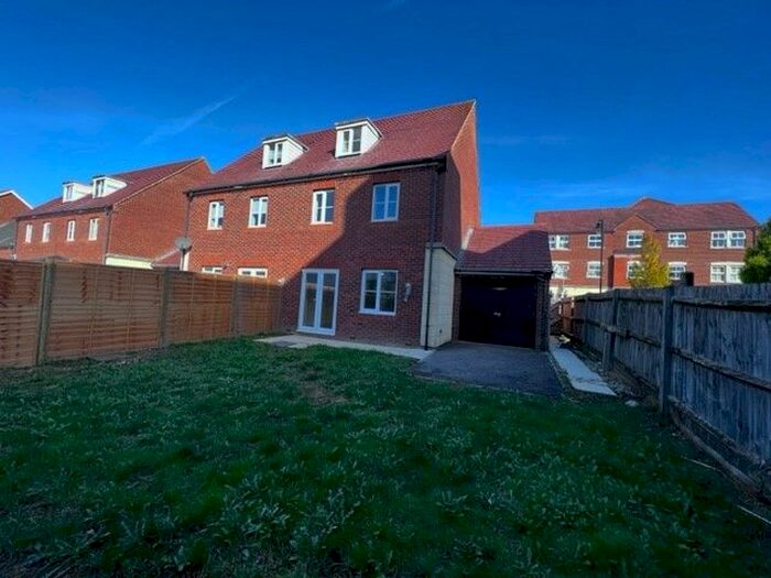 4 Bedroom Property To Rent In Ordinance Way, Ashford, TN23