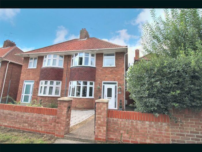 3 Bedroom Semi-Detached House To Rent In Felixstowe Road, Ipswich, IP3