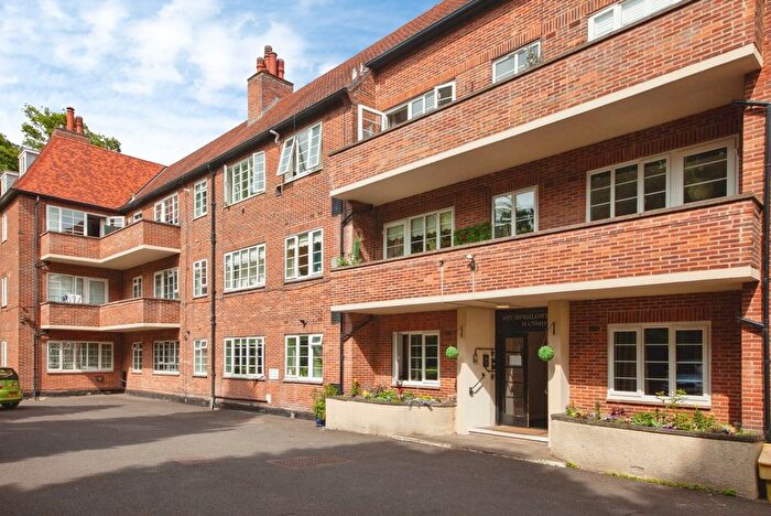 1 Bedroom Flat For Sale In Stumperlowe Lane, Sheffield, S10