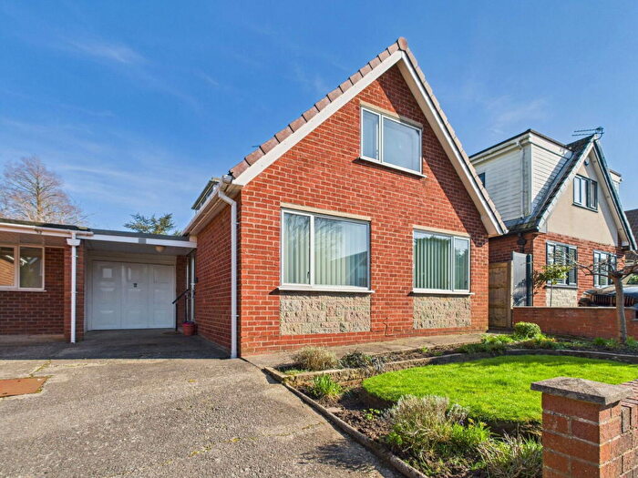 4 Bedroom Link Detached House For Sale In Claremont Drive, Aughton, Ormskirk, L39