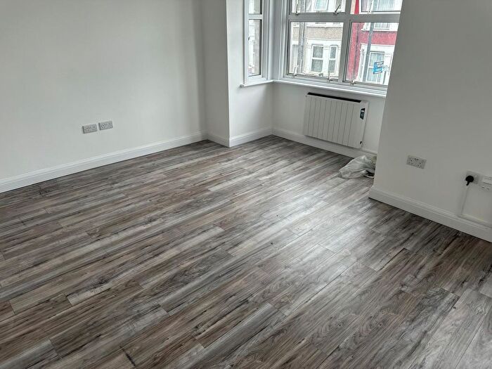 2 Bedroom Maisonette To Rent In Aberdeen Road, HA3