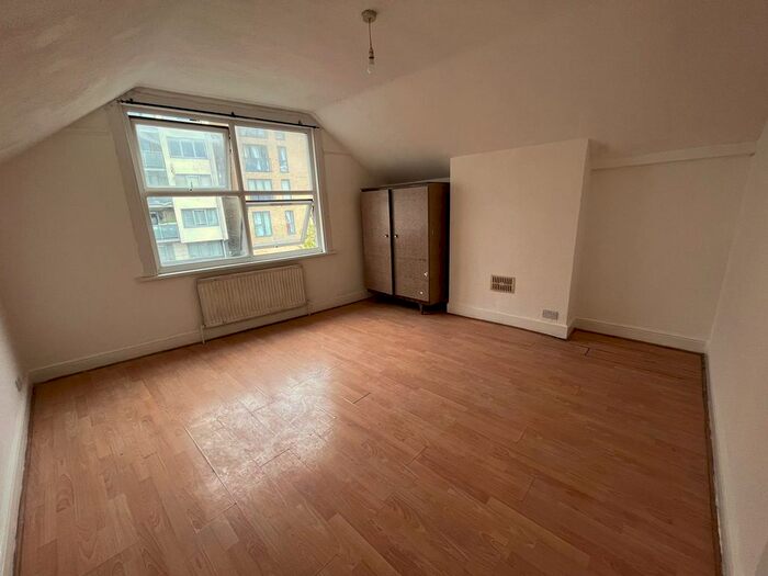 3 Bedroom Flat To Rent In London Road, Croydon, CR0
