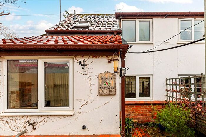 1 Bedroom Semi Detached House For Sale In Church Walk, Devizes, Wiltshire, SN10