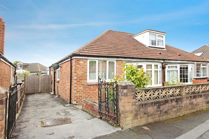 2 Bedroom Semi Detached Bungalow For Sale In Kennerleigh Avenue, Leeds, LS15