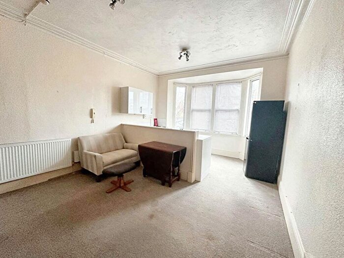 1 Bedroom Flat To Rent In Cardiff Road, Newport, NP20
