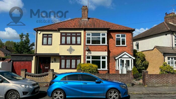 3 Bedroom Semi-Detached House To Rent In Norwood Avenue, Romford, RM7