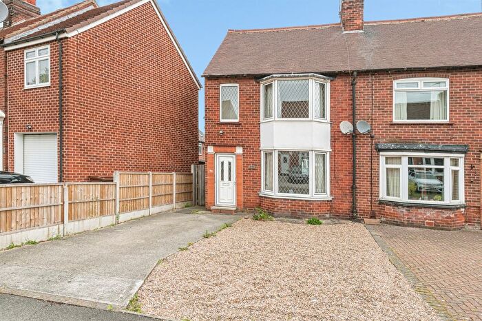 2 Bedroom End Of Terrace House For Sale In Oakwood Avenue, Wakefield, WF2