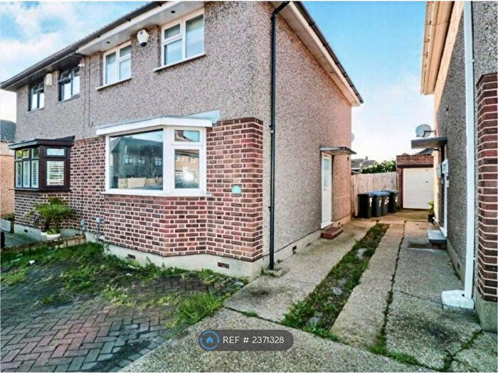 2 Bedroom Semi-Detached House To Rent In Vernon Avenue, Enfield, EN3