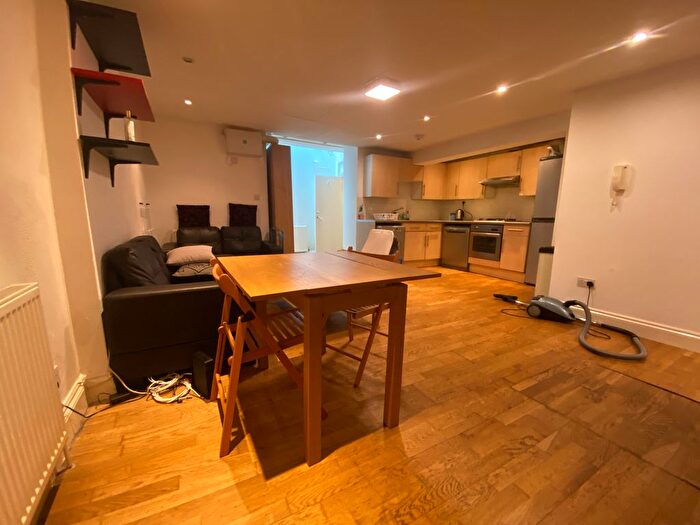 2 Bedroom Flat To Rent In Murray Street, London, NW1